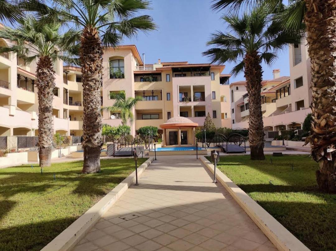 Queens Gardens Paphos Ngoại thất bức ảnh