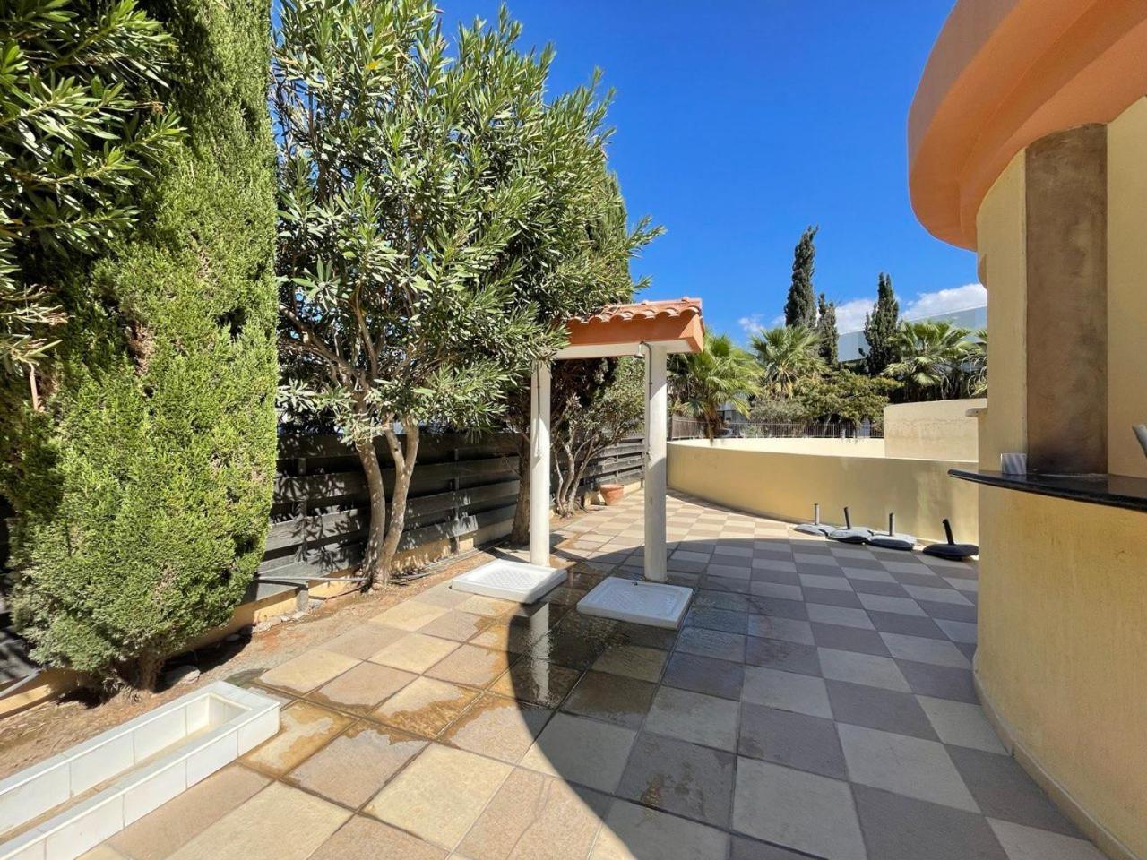 Queens Gardens Paphos Ngoại thất bức ảnh