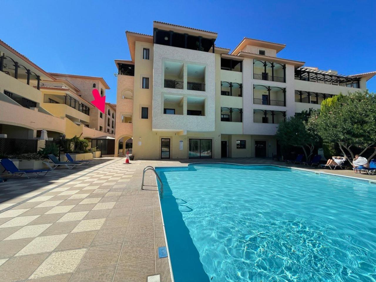 Queens Gardens Paphos Ngoại thất bức ảnh