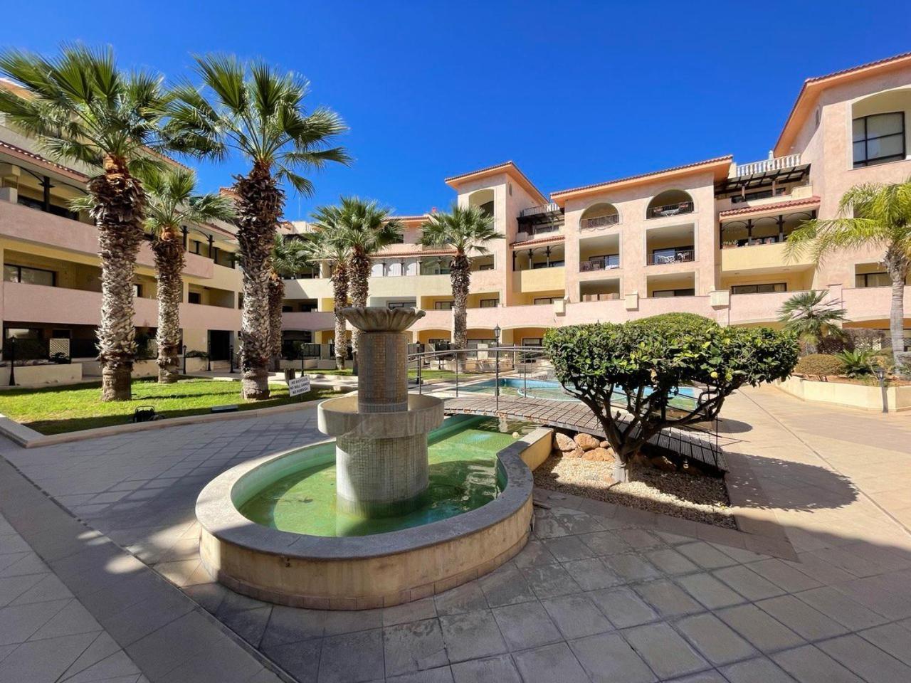 Queens Gardens Paphos Ngoại thất bức ảnh