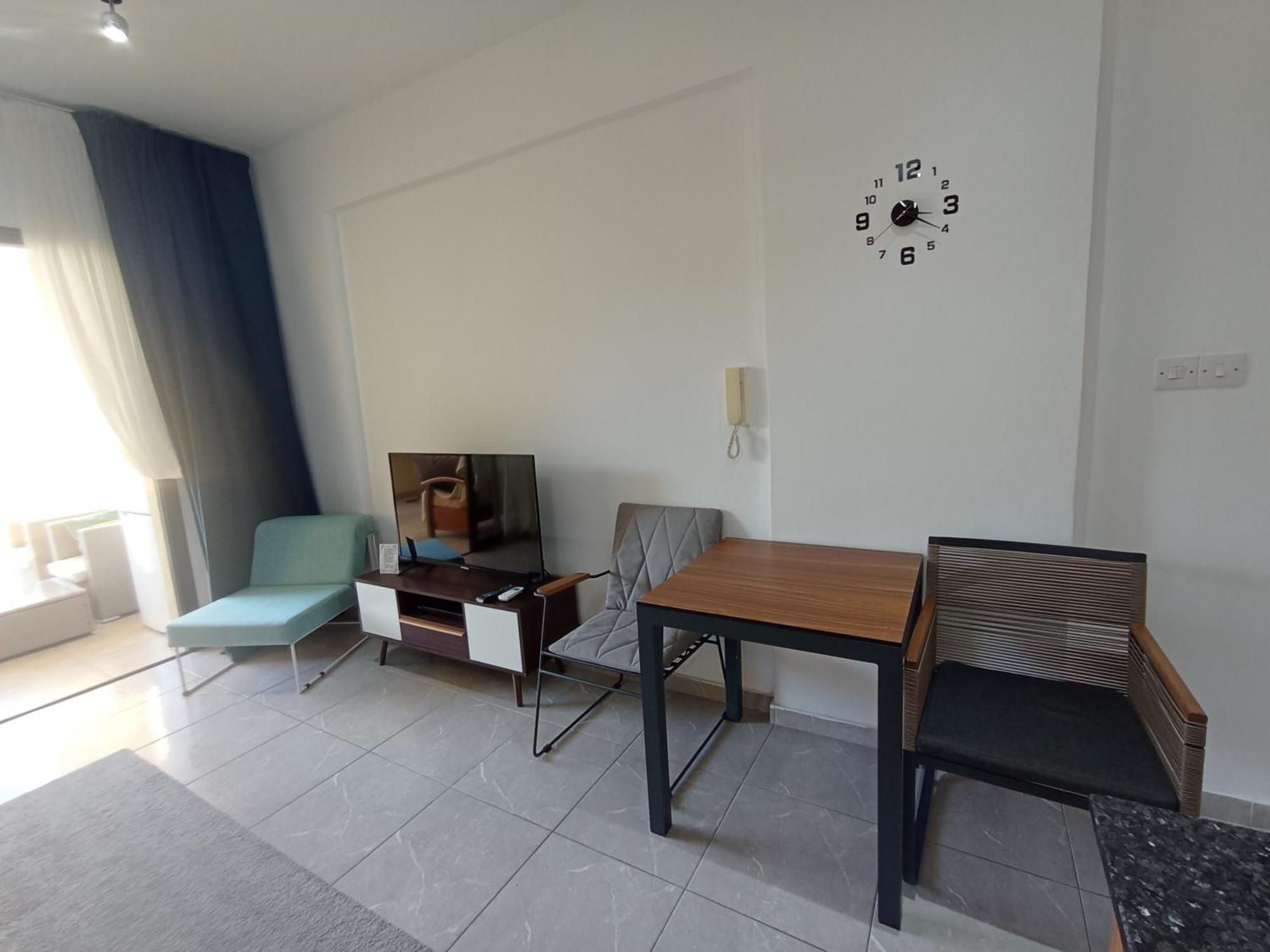 Queens Gardens Paphos Ngoại thất bức ảnh