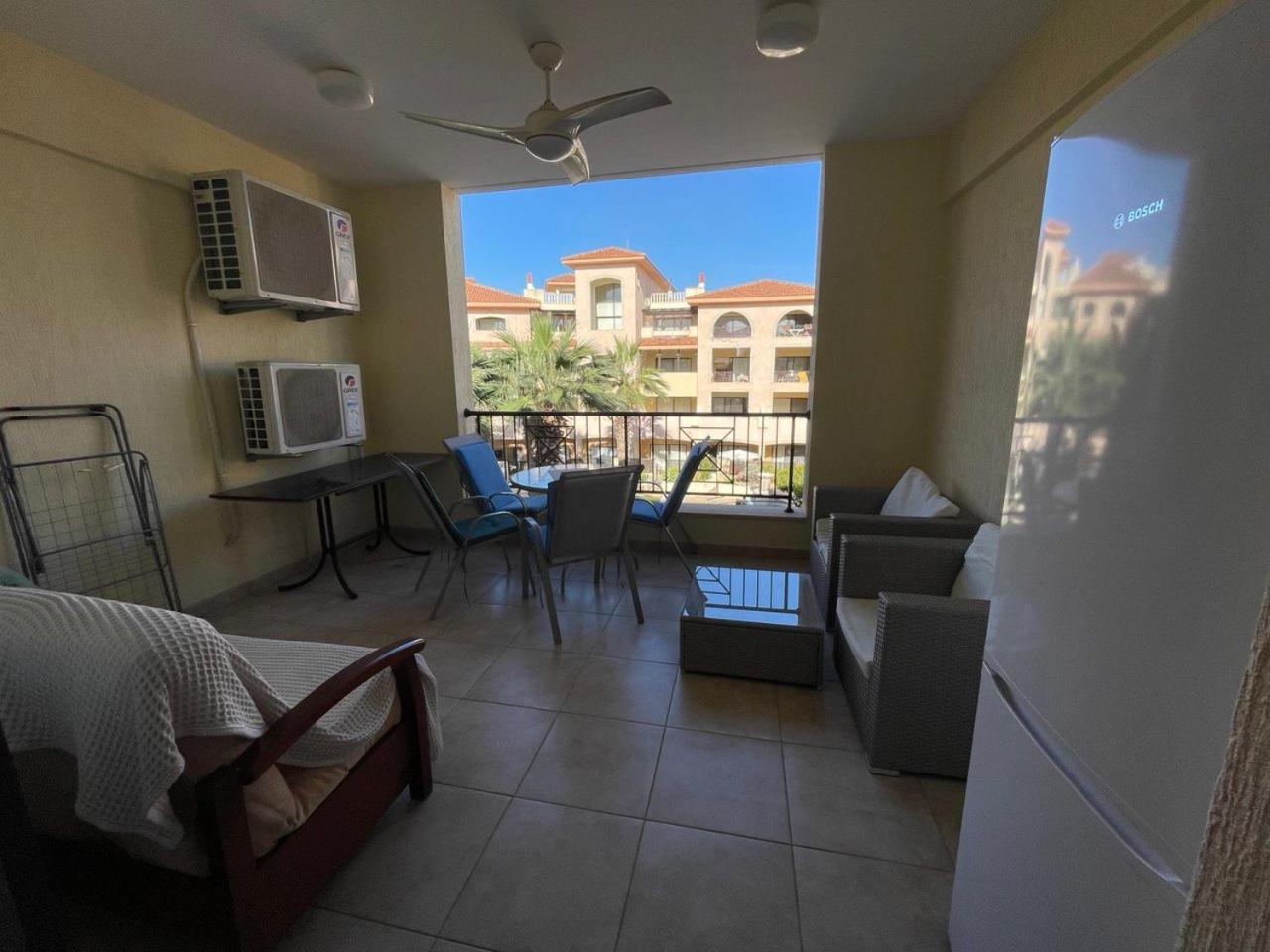 Queens Gardens Paphos Ngoại thất bức ảnh