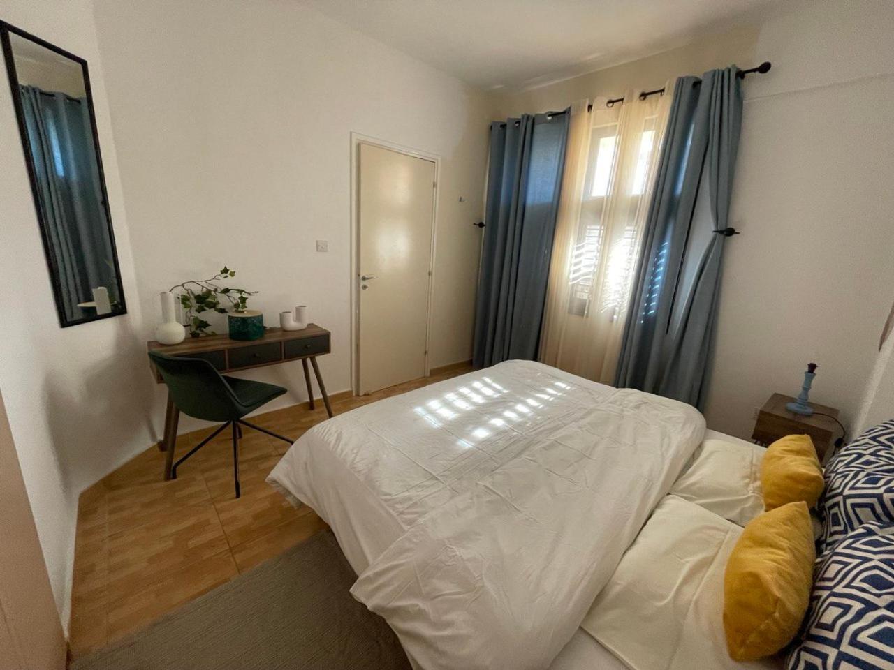 Queens Gardens Paphos Ngoại thất bức ảnh
